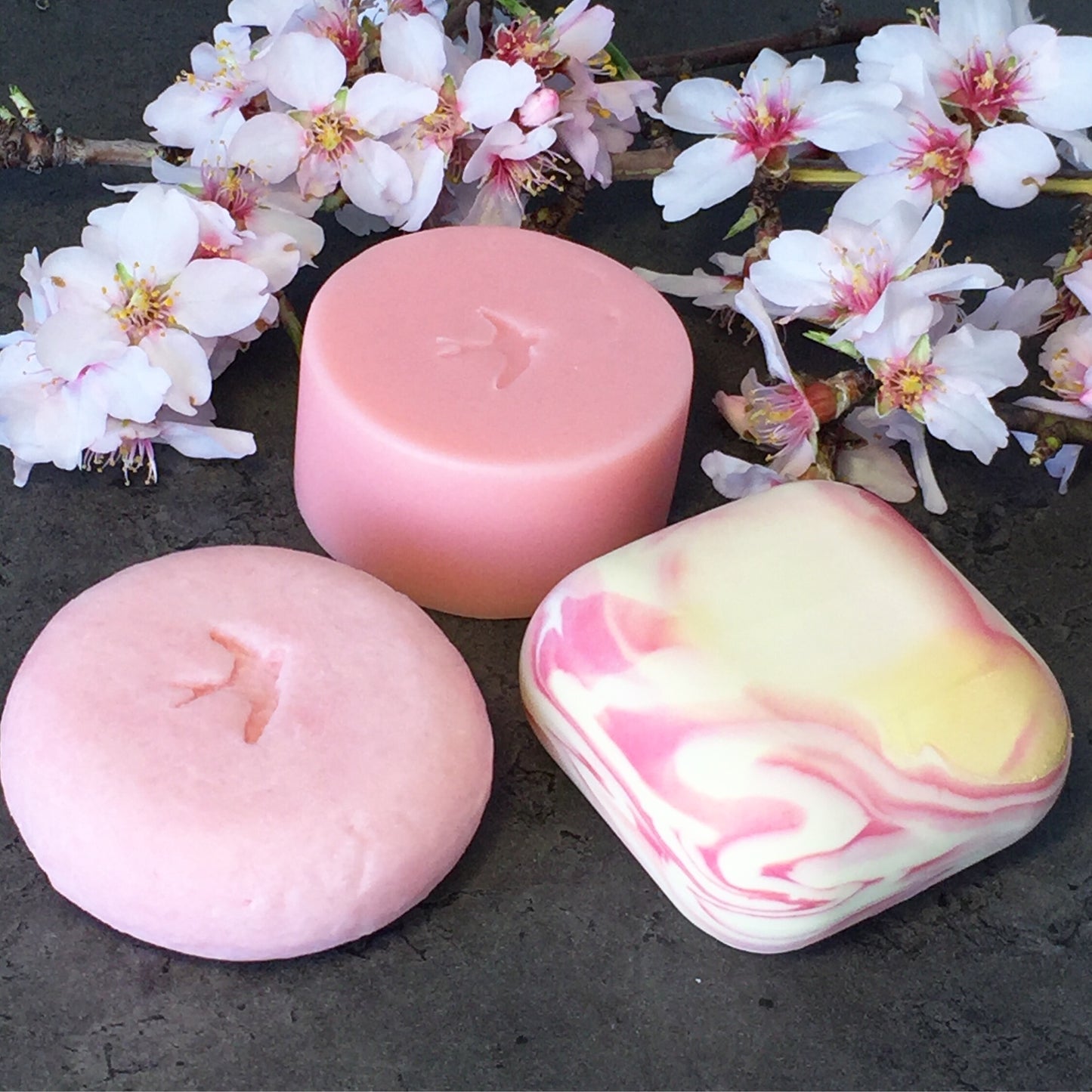 SHAMPOO BAR - ALMOND BLOSSOM