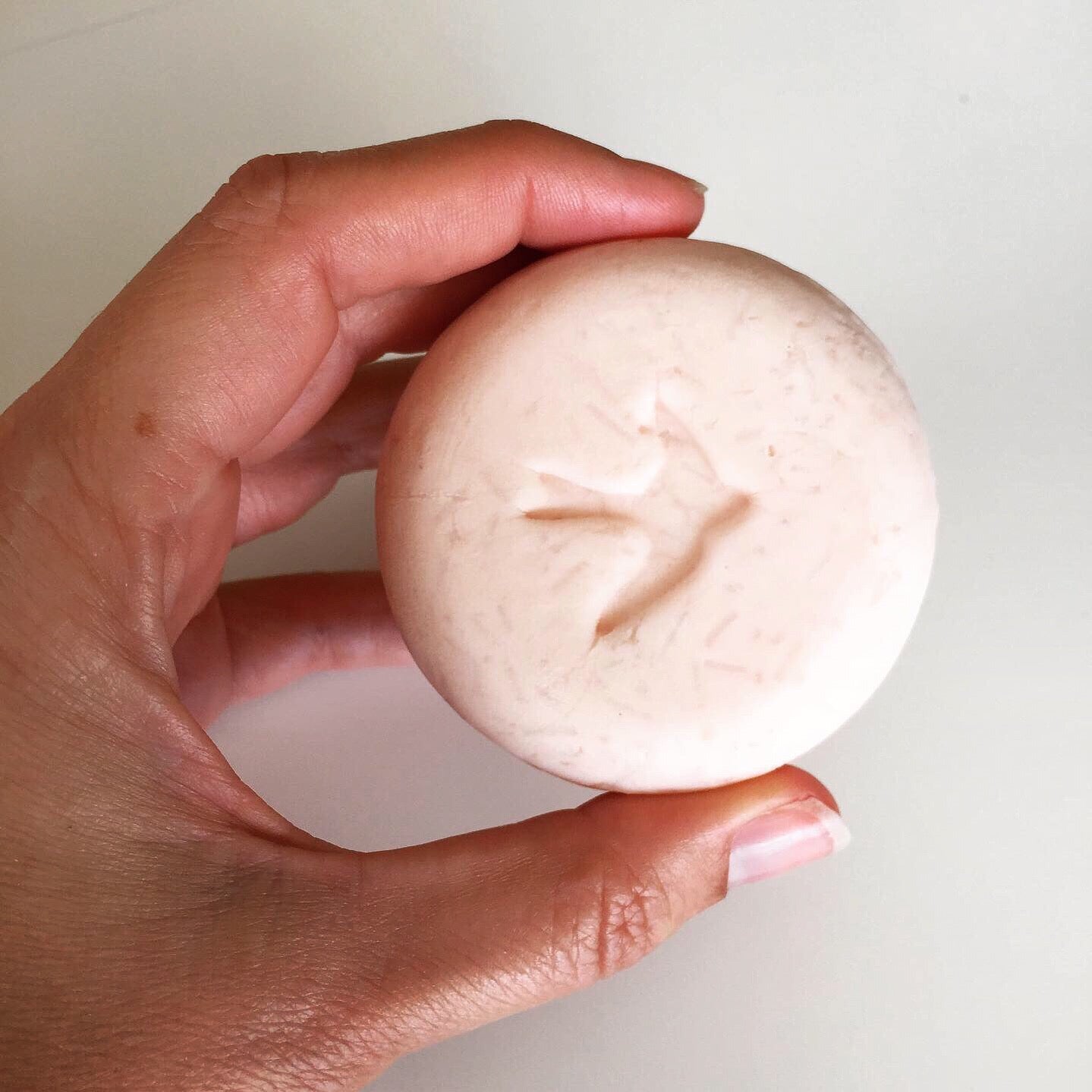 SHAMPOO BAR - ALMOND BLOSSOM